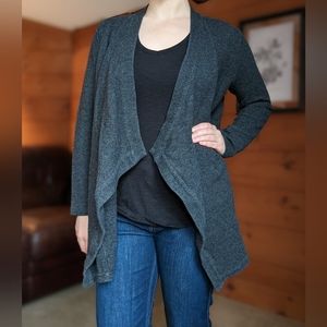 Banana Republic charcoal gray herringbone open sweater with pockets